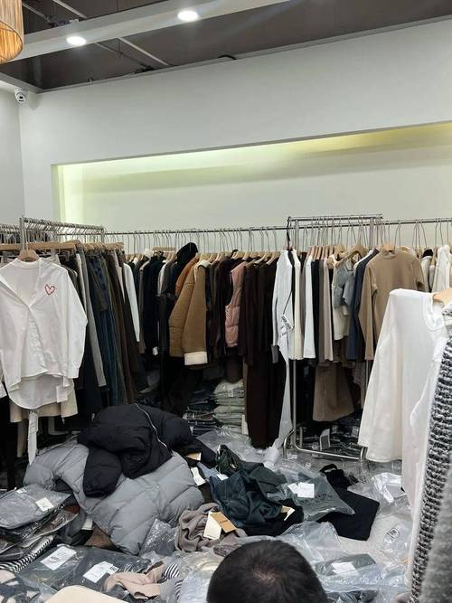 服装尾货批发 2025 年度排名发布!全国优质货源 top 榜深度解析