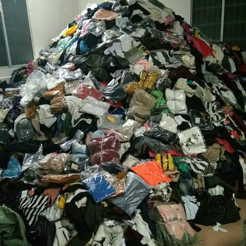 工厂处理杂款尾货 夏季衣服低价批发 阿里巴巴外贸尾货t恤短袖